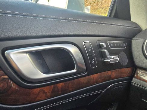 Used 2014 Mercedes-Benz SL 550 image 31