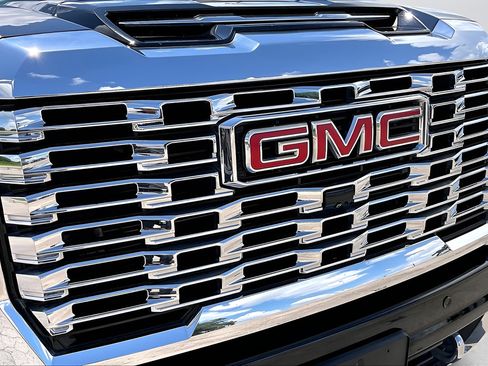 Used 2024 GMC Sierra 3500 Denali w/ Denali Reserve Package AWD/4WD image 34