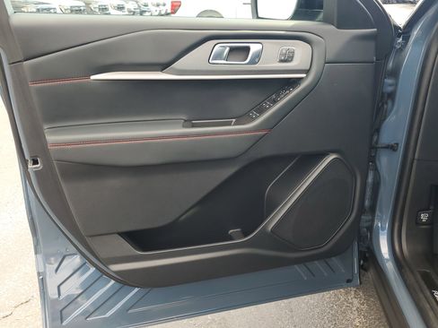 Certified 2025 Ford Explorer ST image 19