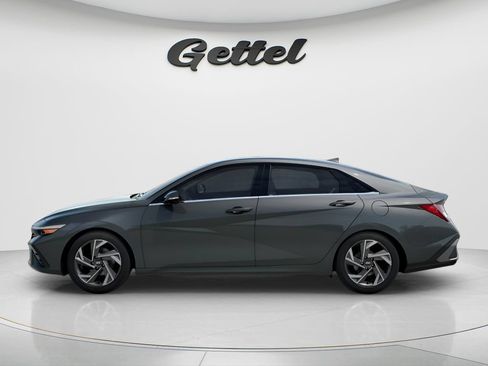 Used 2025 Hyundai Elantra Limited FWD image 3