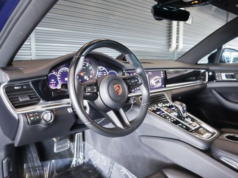Used 2022 Porsche Panamera 4S AWD/4WD image 4