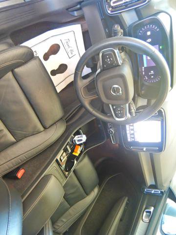 Used 2023 Volvo XC40 B5 Plus AWD/4WD image 8