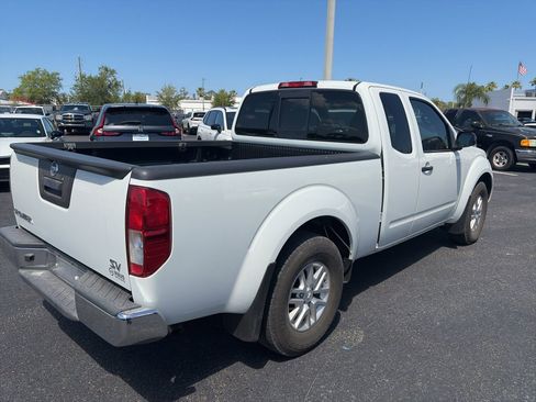 Used 2017 Nissan Frontier SV image 7