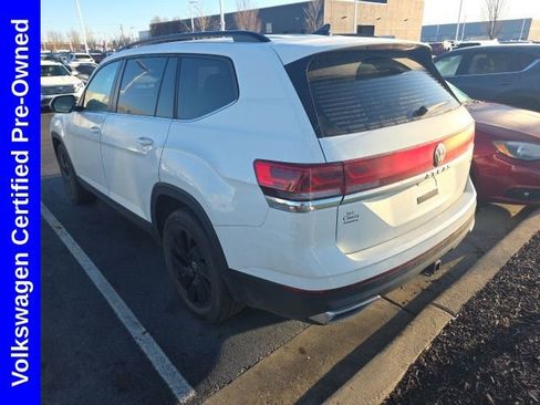 Used 2025 Volkswagen Atlas SE w/ Panoramic Sunroof Package image 4
