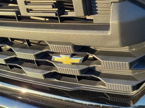 Used 2025 Chevrolet Silverado 1500 Custom image 29