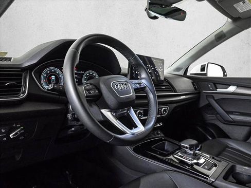 Used 2023 Audi Q5 2.0T Premium Plus w/ Premium Plus Package AWD/4WD image 10