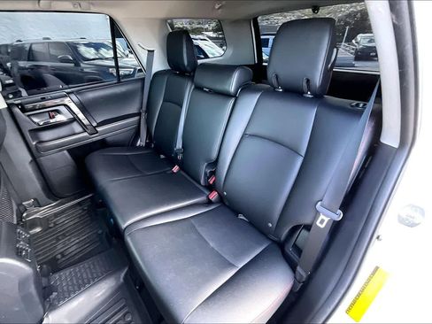 Used 2020 Toyota 4Runner 4WD image 29