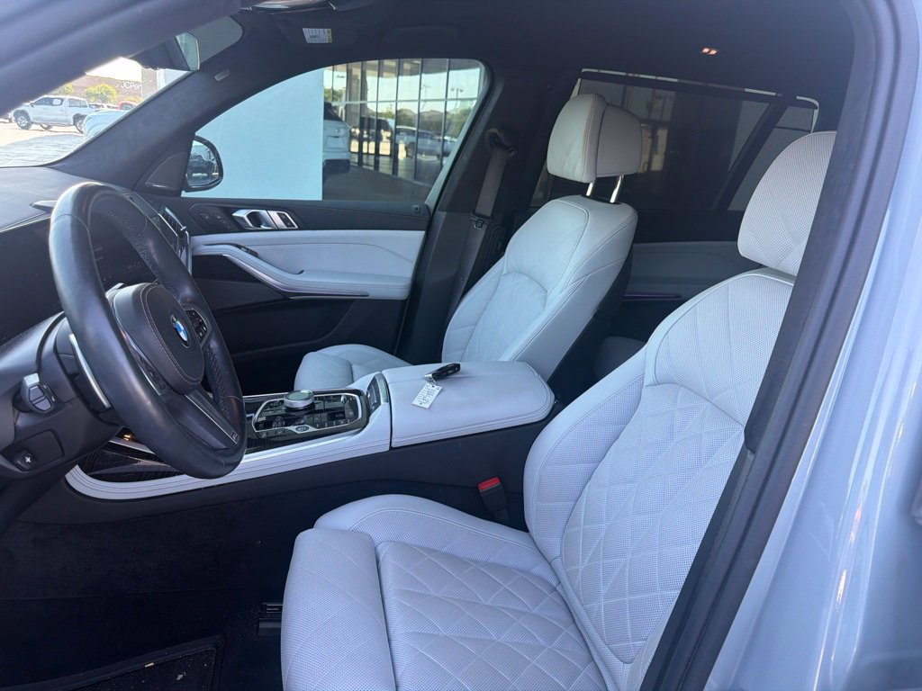 Used 2025 BMW X7 xDrive40i w/ Executive Package AWD/4WD image 9