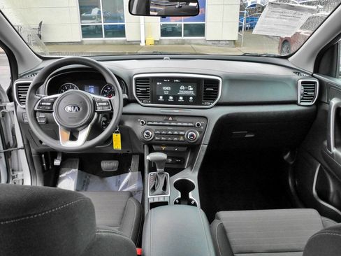 Used 2020 Kia Sportage LX w/ LX Popular Package image 18