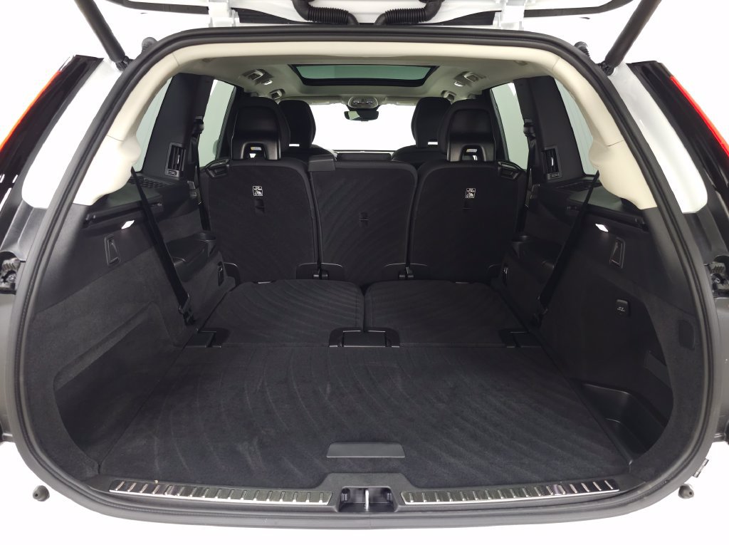Certified 2025 Volvo XC90 B5 Core AWD/4WD image 8