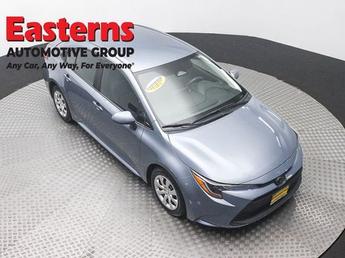 Used 2023 Toyota Corolla LE FWD image 3