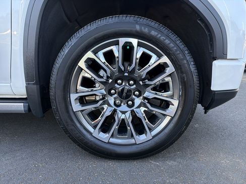 Used 2023 GMC Sierra 1500 Denali Ultimate AWD/4WD image 13