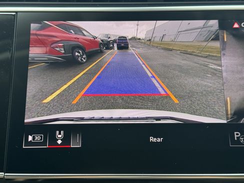 Certified 2025 Audi Q7 3.0T Prestige image 13