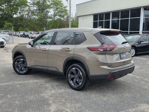 Used 2025 Nissan Rogue SV FWD image 5