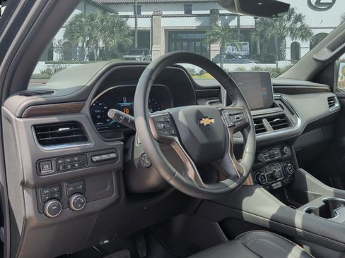 Used 2023 Chevrolet Tahoe High Country AWD/4WD image 12