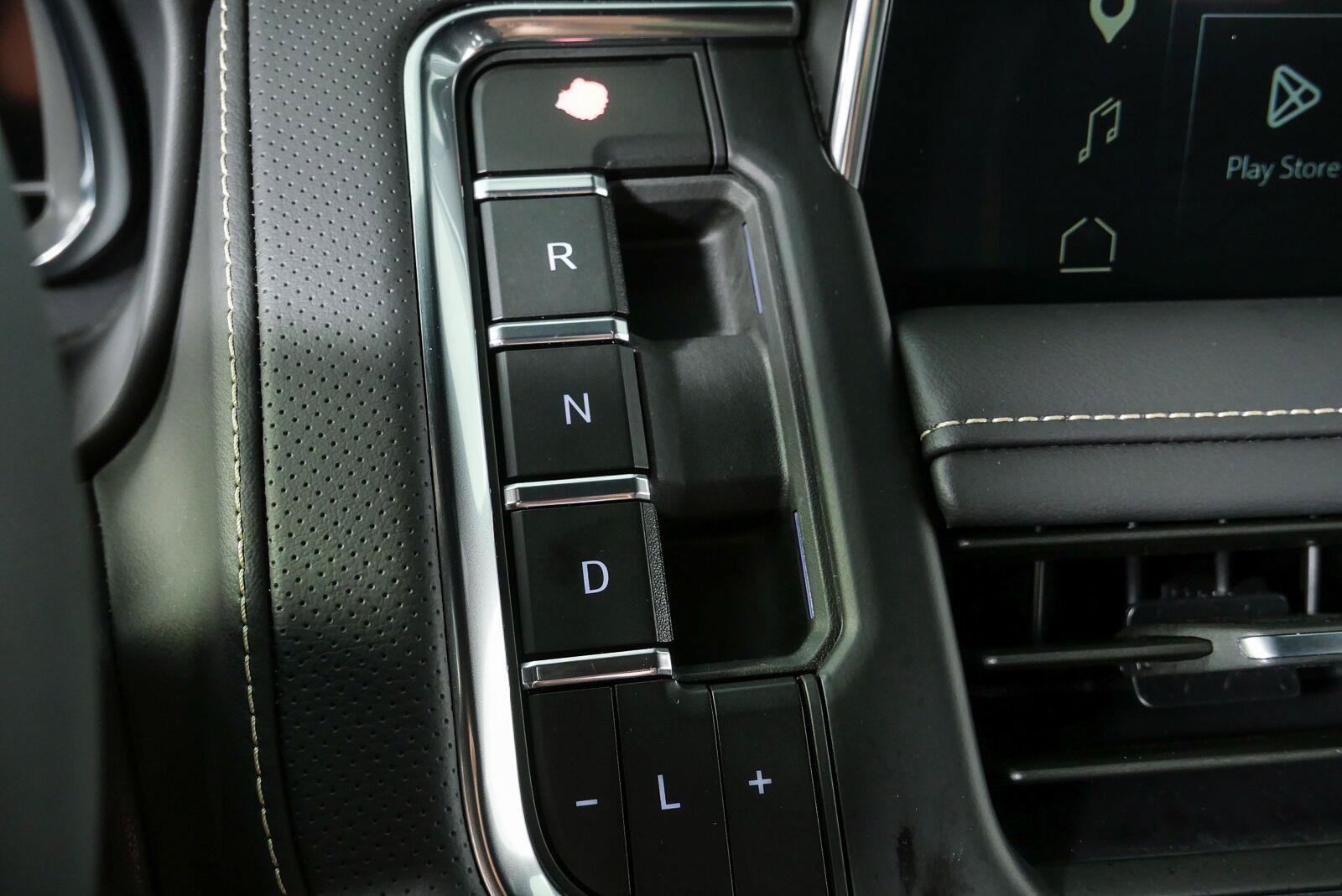 Used 2023 GMC Yukon XL SLT w/ SLT Luxury Package RWD image 38