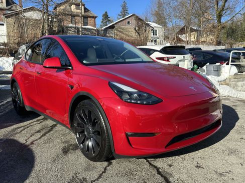 Used 2022 Tesla Model Y Performance image 1