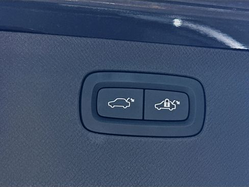 Used 2024 Volvo XC90 B6 Plus image 29