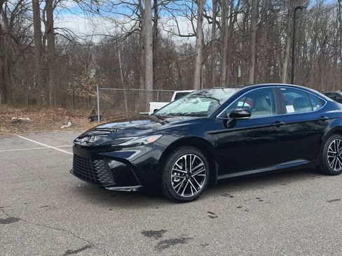 New 2026 Toyota Camry XLE AWD/4WD image 4