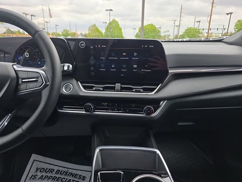 Used 2025 Chevrolet Equinox LT w/ Midnight Edition AWD/4WD image 17