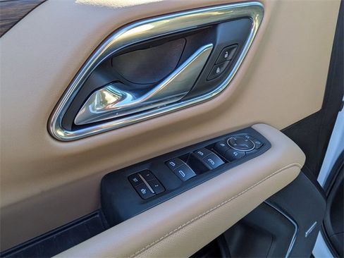 Used 2023 Chevrolet Tahoe Premier w/ Premium Package image 13