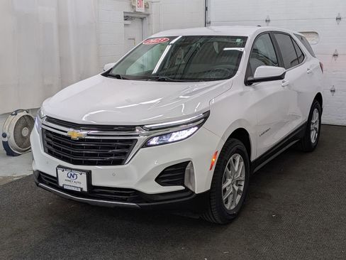Used 2023 Chevrolet Equinox LT image 1