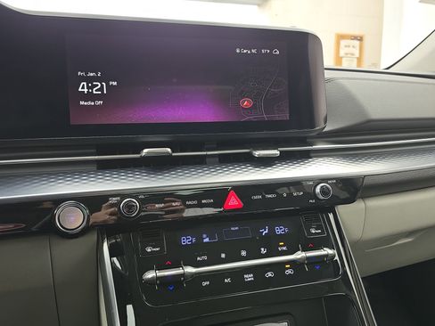 Used 2024 Kia Carnival SX Prestige image 21