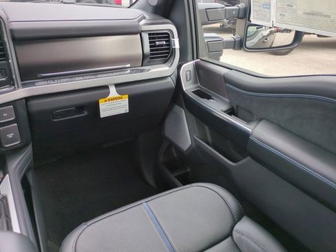 New 2026 Ford F350 Platinum w/ FX4 Off-Road Package image 17