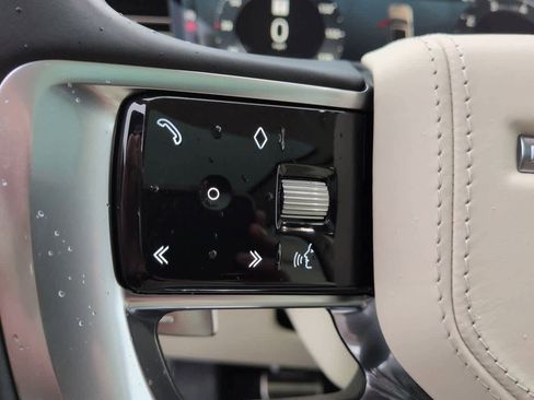 Used 2023 Land Rover Range Rover SE image 25