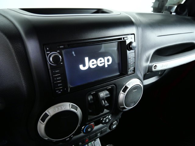 Used 2011 Jeep Wrangler Unlimited Sahara AWD/4WD image 17