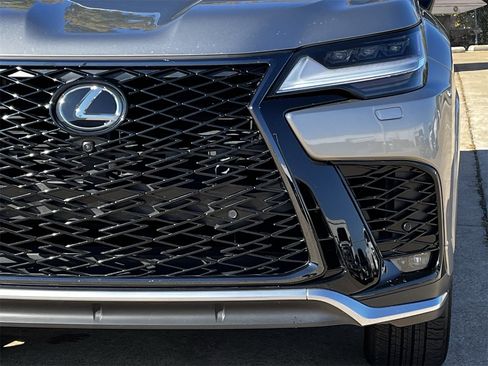 Used 2024 Lexus LX 600 F Sport image 8