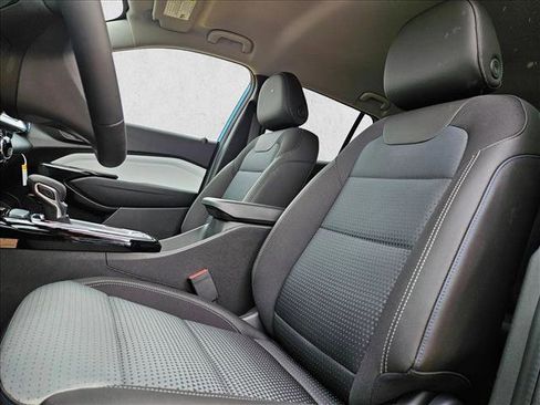 New 2026 Chevrolet Trax LT w/ Driver Confidence Package image 4