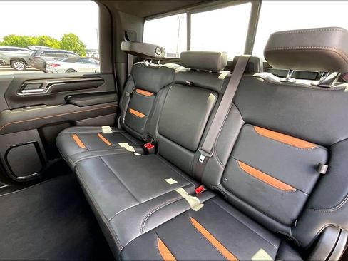 Used 2024 GMC Sierra 2500 AT4 w/ AT4 Premium Plus Package AWD/4WD image 19