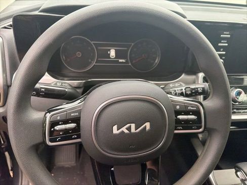 Used 2023 Kia Sorento LX FWD image 24