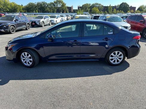 Used 2023 Toyota Corolla LE image 2