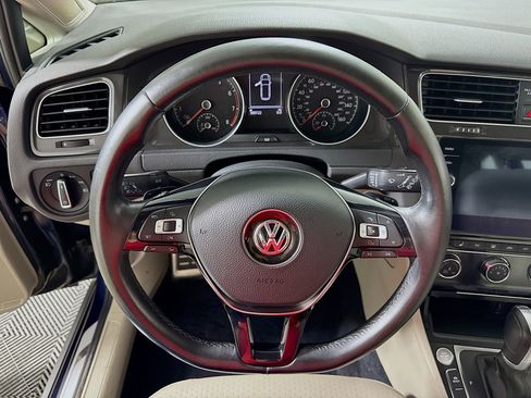 Used 2018 Volkswagen Golf Alltrack SE image 15
