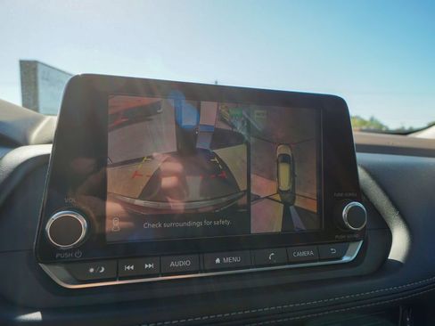 Used 2021 Nissan Rogue SL image 21