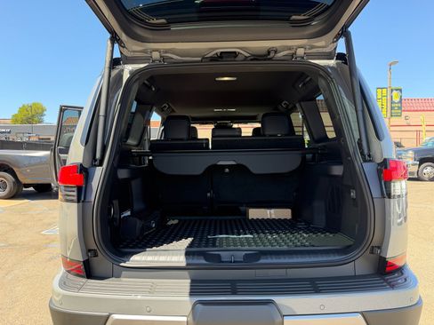 Used 2026 Lexus GX 550 AWD/4WD image 10