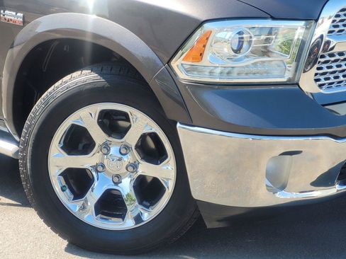 Used 2015 RAM 1500 Laramie w/ Convenience Group AWD/4WD image 6