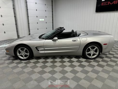 Used 2004 Chevrolet Corvette Convertible 2D w/ Preferred Equipment Group image 3