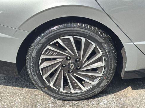 Used 2025 Hyundai Sonata SEL FWD image 30
