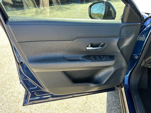 Used 2026 Nissan Kicks SV image 10