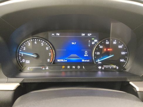 Used 2022 Ford Explorer XLT image 23