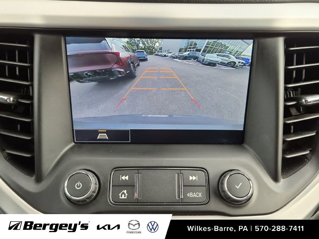 Used 2021 GMC Acadia SLT w/ LPO, Floor Liner Package AWD/4WD image 18
