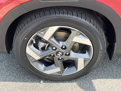 Used 2022 Hyundai Venue SEL FWD image 11