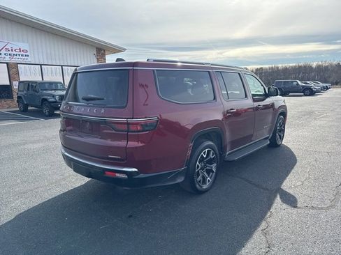 Used 2024 Jeep Wagoneer L Series III w/ Flexible Seating Group image 5