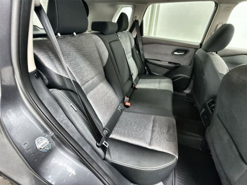 Used 2023 Nissan Rogue SV image 30