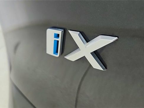 Used 2024 BMW iX xDrive50 w/ Sport Package image 17