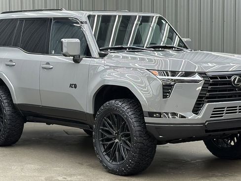 Used 2026 Lexus GX 550 w/ Accessory Package (2T) image 7