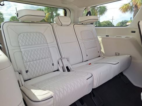 Used 2024 Lincoln Navigator L Black Label AWD/4WD image 34